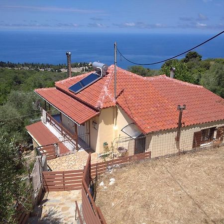 Traditional House With View Drymon Екстер'єр фото