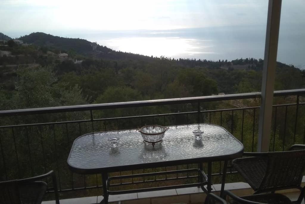 Traditional House With View Drymon Екстер'єр фото