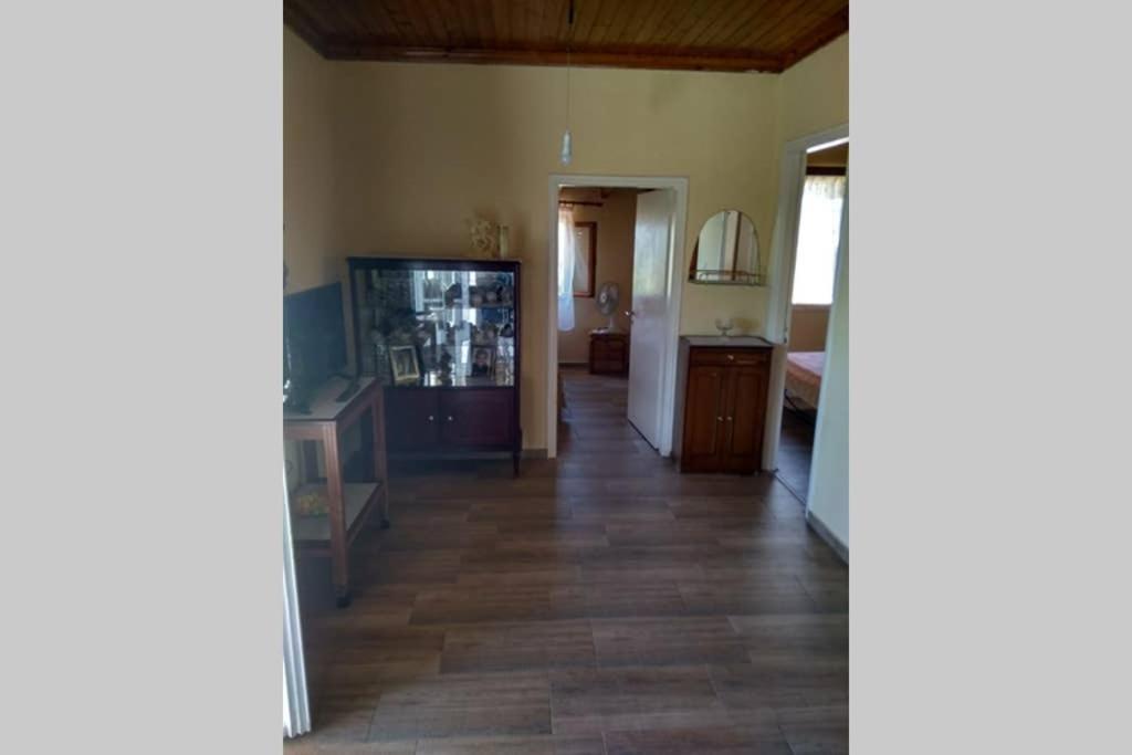 Traditional House With View Drymon Екстер'єр фото
