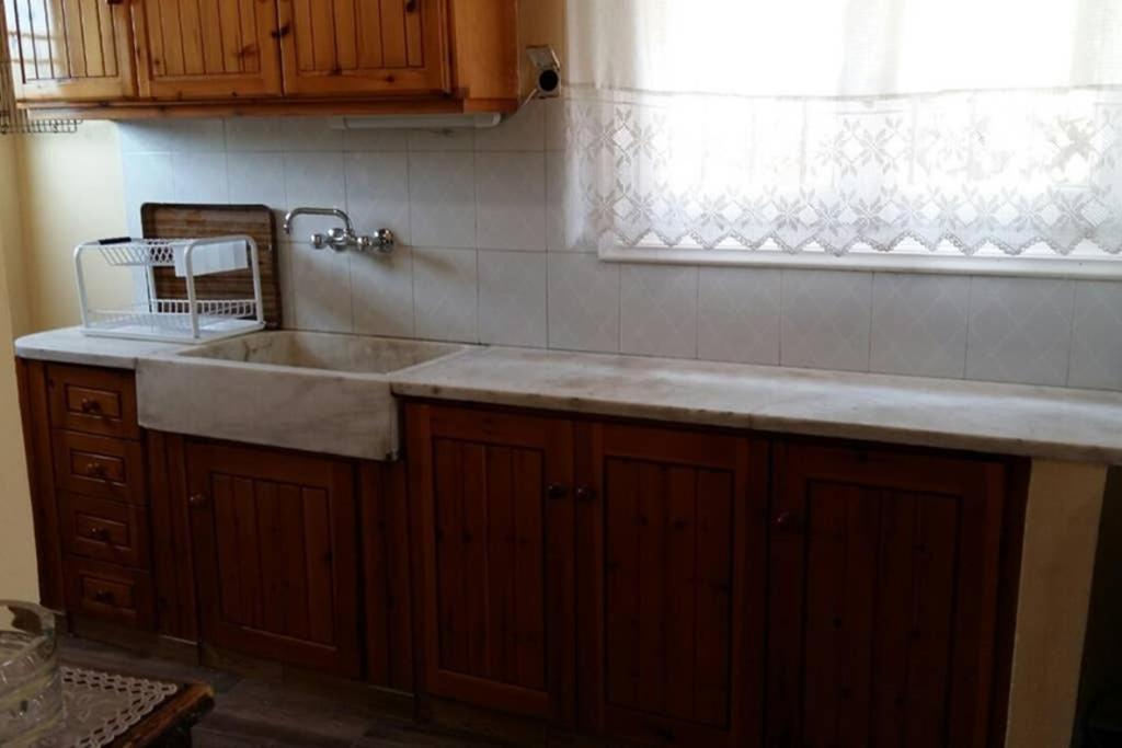 Traditional House With View Drymon Екстер'єр фото