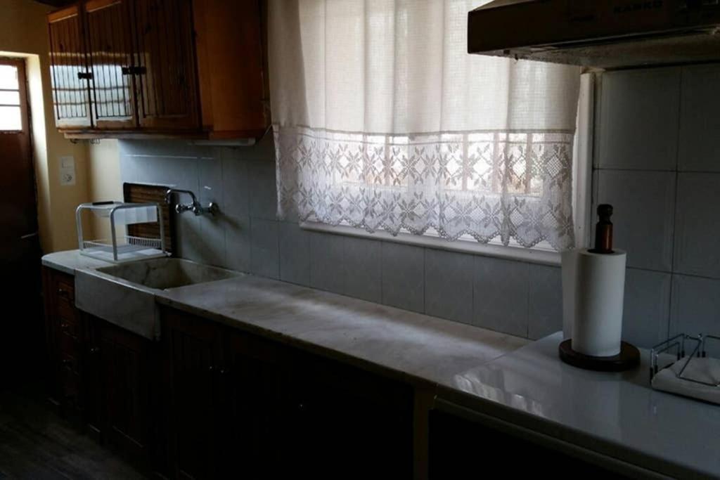 Traditional House With View Drymon Екстер'єр фото