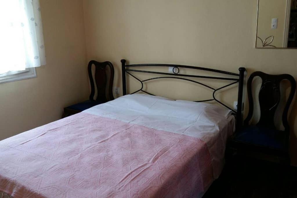 Traditional House With View Drymon Екстер'єр фото
