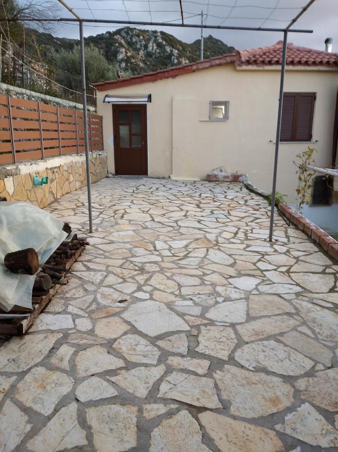 Traditional House With View Drymon Екстер'єр фото