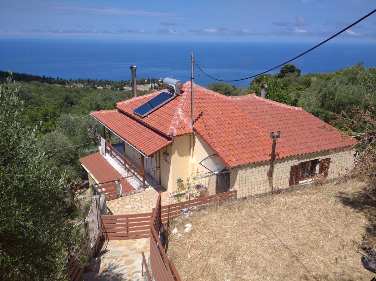 Traditional House With View Drymon Екстер'єр фото